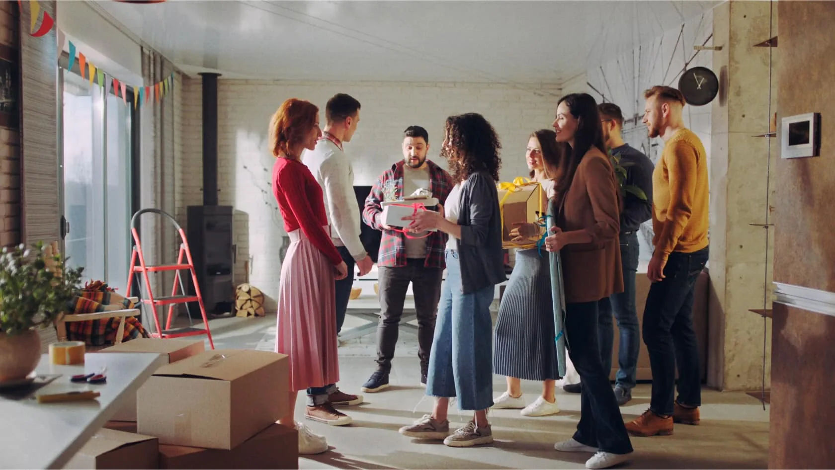 BCR Acasă Plus — product branding and TV commercial